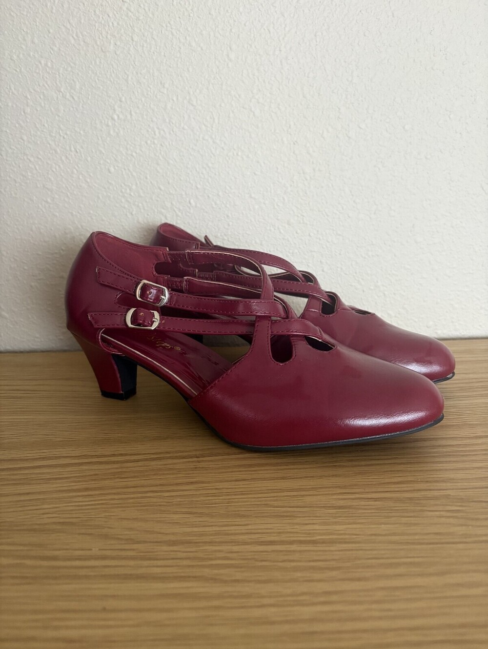 Beacon Angel Steps Women's Burgundy Mary Jane Heels Size 8M